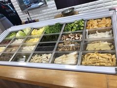 自助取餐区-拿渡·水煮鱼麻辣香锅(王府井奥莱·香江小镇店)