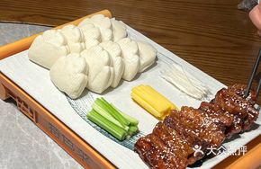 Dongpo Pork with Flatbread