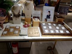 -LOL原创生活概念店(K11购物艺术中心店)