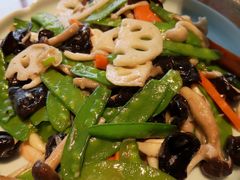 荷塘月色-95号酱骨·一块豆腐(展春园西路店)