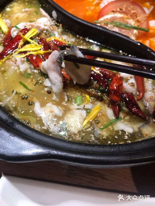 辣些鱼·眉山老坛大骨酸菜鱼(南方商城店)经典老坛酸菜鱼图片