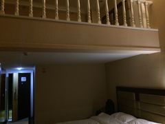 -地中海阳光大酒店(南昌红谷滩学府大道地铁站店)