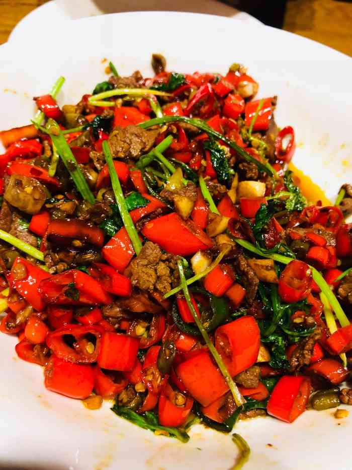 爱饭-"点菜是拿卡的形式,每样菜品都有实物,这个."-大众点评移动版