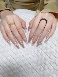 -UN·桃喜日系美睫美甲