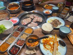 -明洞阿姨·韩式酱蟹烤肉·创意料理(三元桥店)