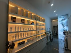 -柒朵科技美肤中心