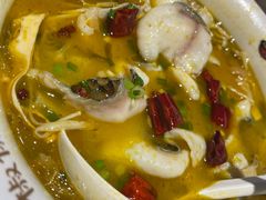 -渝是乎酸菜鱼(龙旗购物中心店)