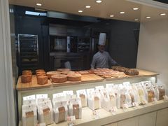 面包甜点陈列柜-好利来(十里河店)