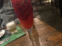 烈焰红唇-胡桃里音乐酒馆(环亚凯瑟琳广场店)