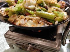 干锅包菜-华盛园卷子王农家菜水库鱼