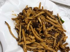 鲜茶树菇炒肉丝-马凯餐厅(地安门店)