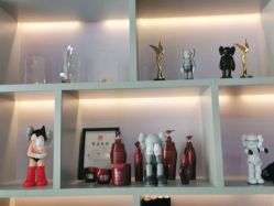 -PE SALON