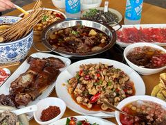 -大众跷脚牛肉馆·非遗传承单位(峨眉山店)