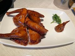 脆皮烤乳鸽-御宝轩(益丰·外滩源店)