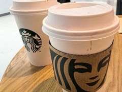 -星巴克(北京枫尚奥莱店)