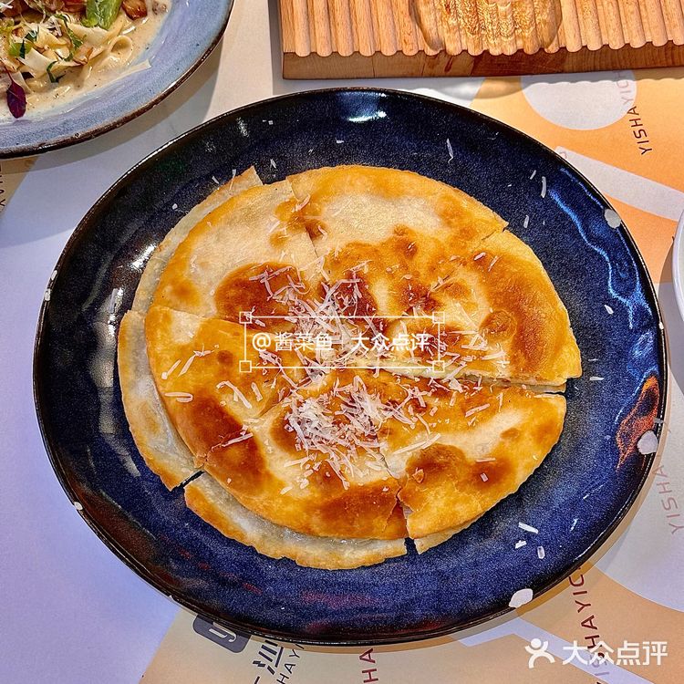 一起去满满的春日氛围感餐厅感受下郁金香🌷