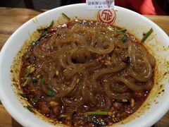 万记特色酸辣粉-万记麻辣烫国展总店