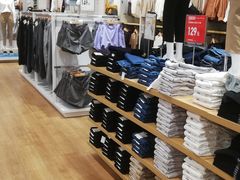 -优衣库(南宁江南万达店)