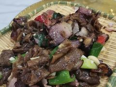 -余家庄肥肠鱼地方汤锅(银杏大道店)