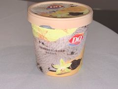 马达加斯加香草桶装冰激凌-DQ·蛋糕·冰淇淋(湖景东路店)
