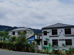 -梅岭月亮湾山体公园