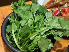 -老牌坊云南鱼豆花火锅(哈西万达店)