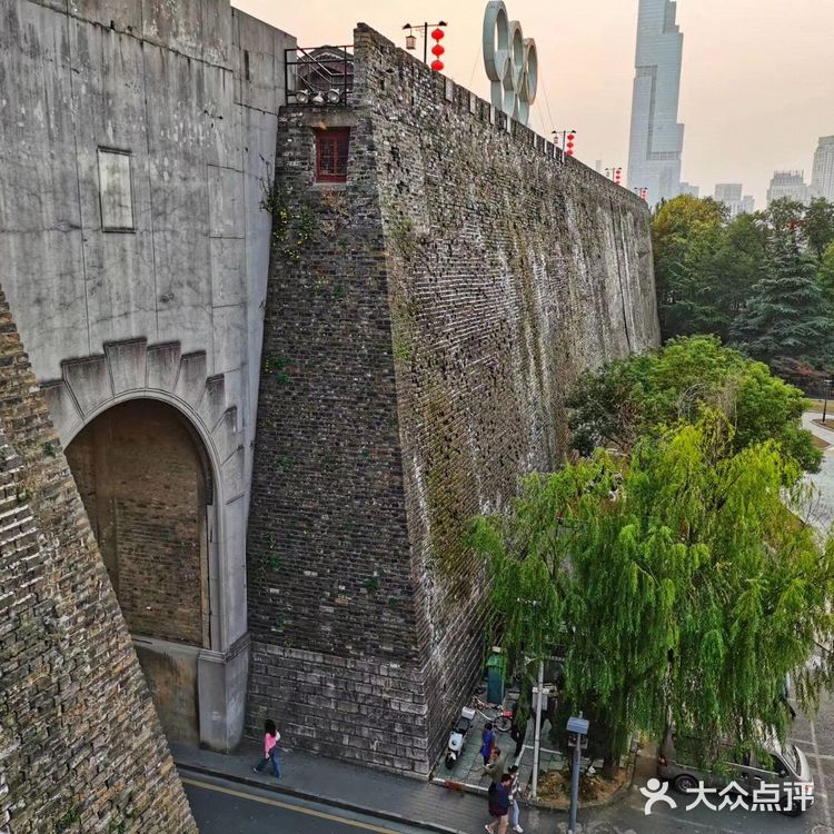 我想了一百种告白，都不及秦淮河的晚风