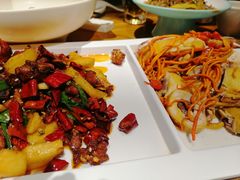 -隔壁老王·家常云南菜(花巷店)