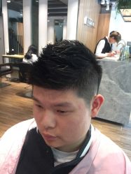 -曼都发型