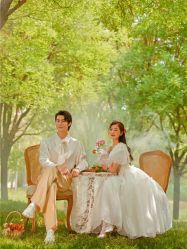 -喜爱高定婚纱摄影
