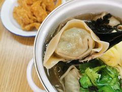 柴爿荠菜虾仁大馄饨-柴爿巷·香酥鸡&馄饨(复兴中路店)
