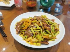 -赶海部落海鲜城(海阳路店)