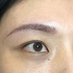 -一个差评成就的纹眉店