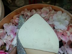 -京伟修鞋洗鞋奢侈品皮具护理店