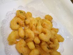 软炸虾仁-闫府私房菜·百年鲁菜(恒隆店)