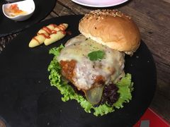 -HIGH FIVE哈福手工汉堡(桂林路店)