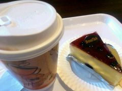 蓝莓蛋，焦糖玛琪朵-BreadTalk面包新语·烘焙蛋糕(海珠丽影广场店)