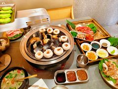 -围炉肉舍•炭烤活鳗•丹东海鲜烤肉(步行街店)