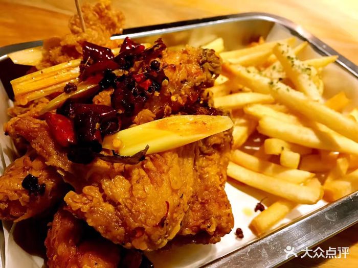 胡哒哒炸鸡&扑来披萨四川式麻辣炸鸡图片 - 第3张