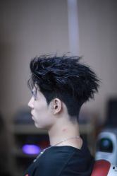 -首脑美发沙龙
