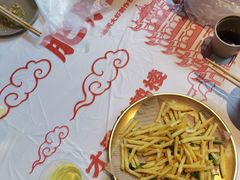 -肥肥虾庄·金牌油焖大虾(汉街SKP店)