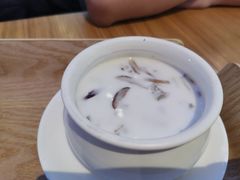 椰汁桃胶炖雪蛤-美食小镇·观赏珍稀鸟类·长隆熊猫酒店