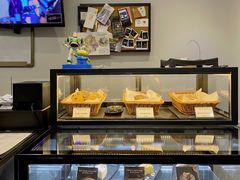 面包甜点陈列柜-NokNok Coffee(宽窄巷子店)