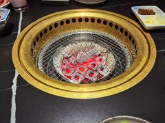 -山川小町·极番烧肉(新地假日广场店)