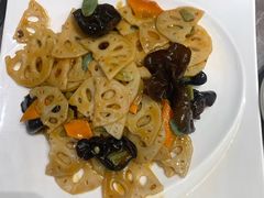 腊八蒜炒藕片-闫府私房菜(恒隆店)