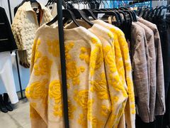 -URBAN REVIVO(上海中庚漫游城店)