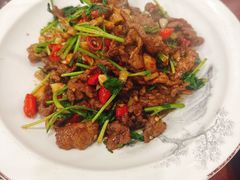 -湖南人家湘菜馆(镇江路店)