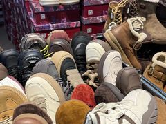 -燕莎奥特莱斯购物中心