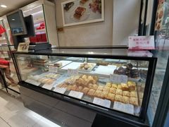面包甜点陈列柜-上海哈尔滨食品厂(淮海中路店)