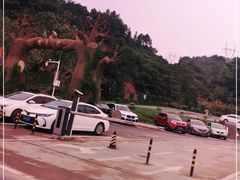 -梅岭月亮湾山体公园